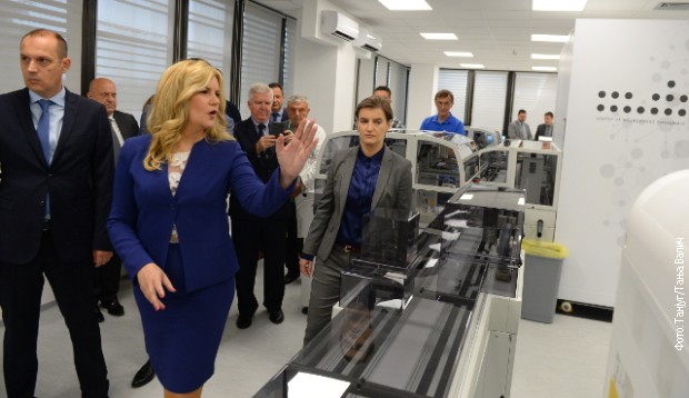 Premijerka Ana Brnabić posetila novu laboratoriju Premijerka Ana Brnabić posetila novu laboratoriju